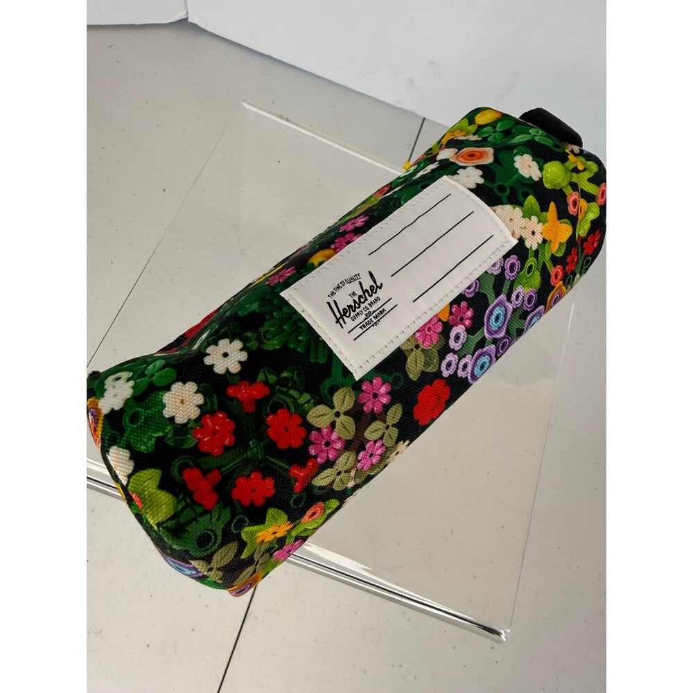 Settlement Pencil Case Little Herschel – Scavenger Hunt Meadow - Picture 4 of 12
